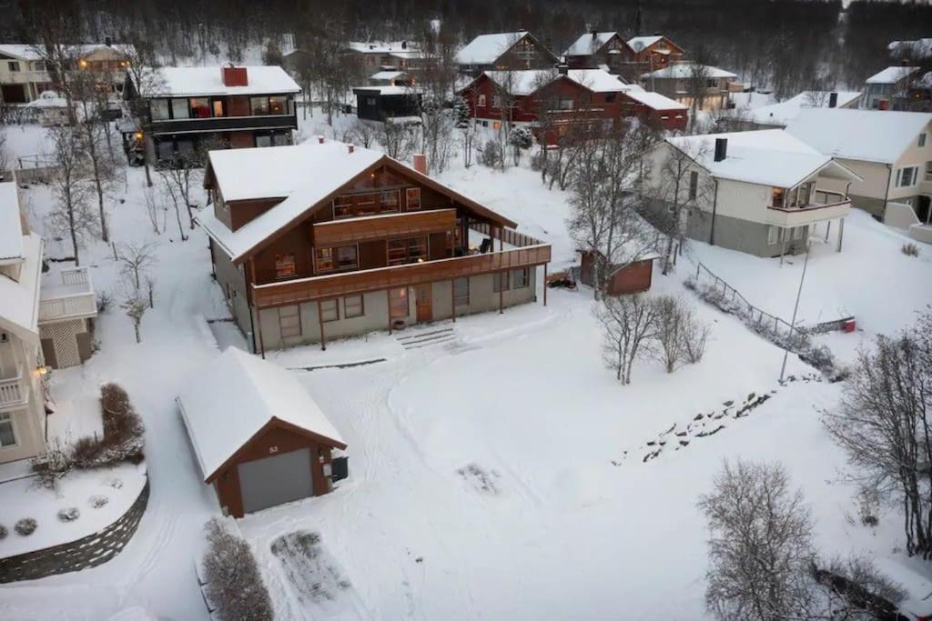 Leilighet I Rolig Gate Med Utsikt Og Gratis Parkering Appartement Tromsø Buitenkant foto