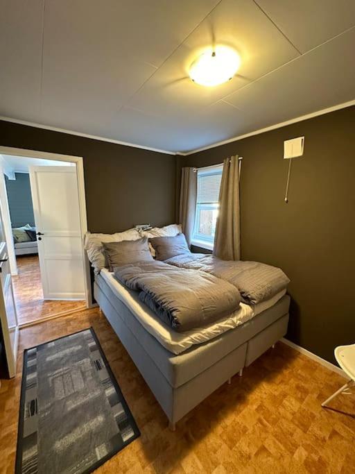 Leilighet I Rolig Gate Med Utsikt Og Gratis Parkering Tromsø Buitenkant foto